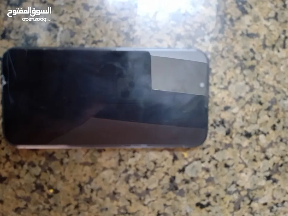 iPhone 13 نظيف جداً – بسعر285دينار مساحه 128 للبدل أو البيع