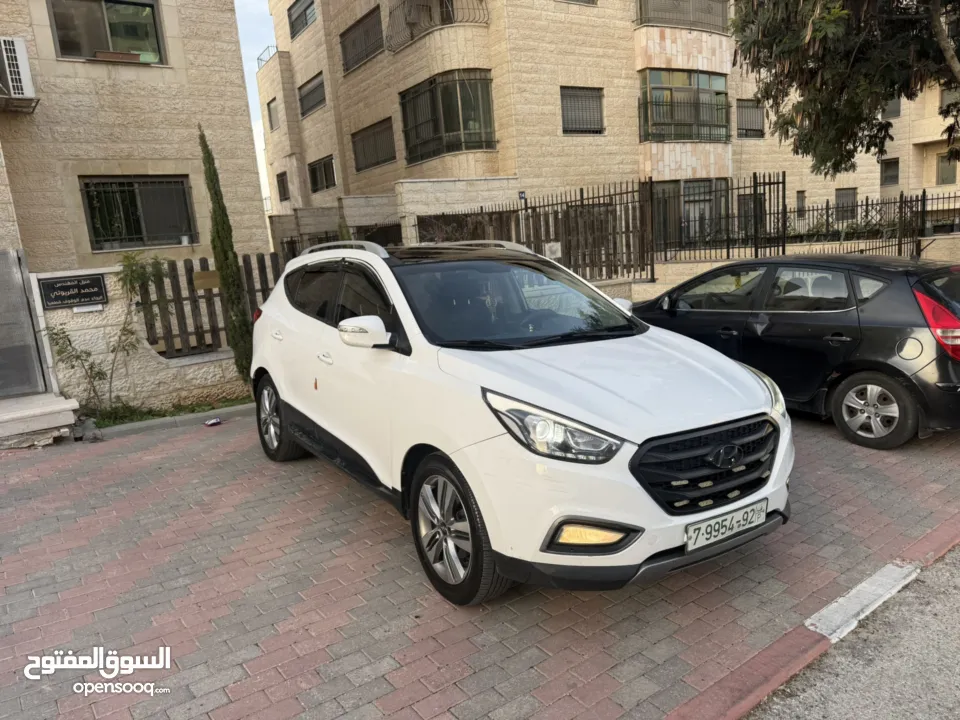 توسان ترخيص 2014 فل مع فتحه وبصمه رخصه وتامين شامل