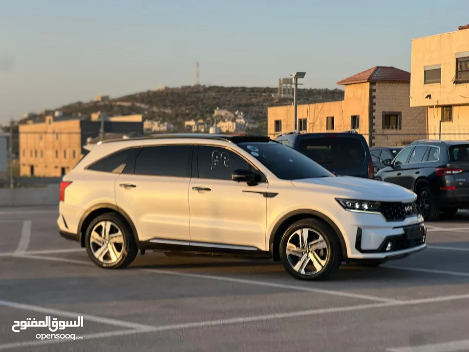 كايا سورينتو /2022 فل الفل  فتحة سقف بانوراما  4x4 ///240Hp بنزين + كهرباء  ( Haybrid) 1600cc