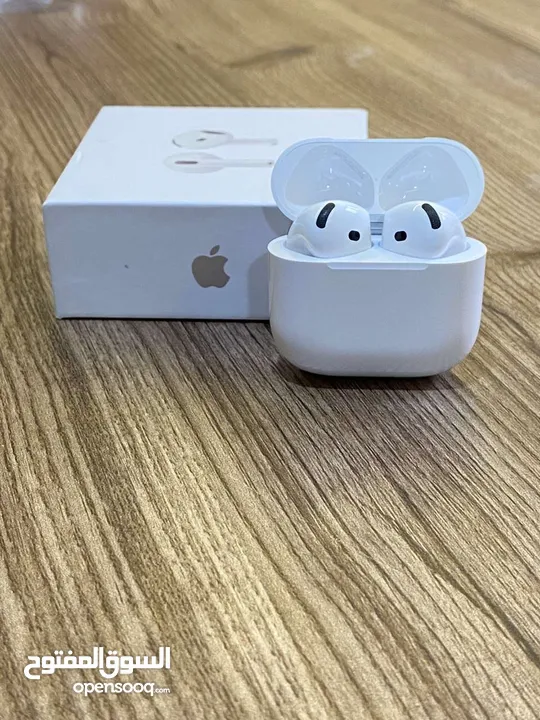 أختار الأصلي وريح راسك النسخة الأحدث والأقوى  بطارية تصل إلى 5ساعات من الأستخدام Apple AirPods 4 AN