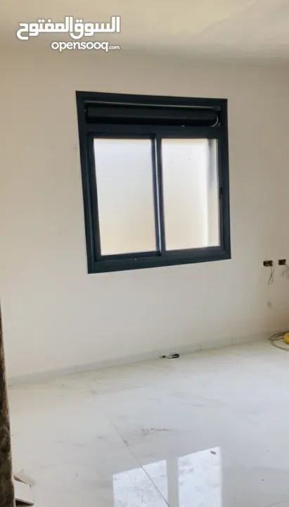 شقة للبيع شبه جاهزة بسعر مغري