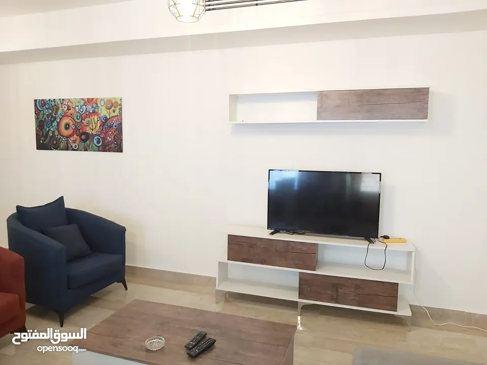 شقة فاخرة للايجار غرفتين نوم في شارع المدينة المنورة قرب مطعم ورد