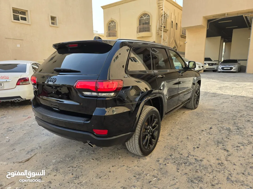 Jeep Grand Cherokee Laredo