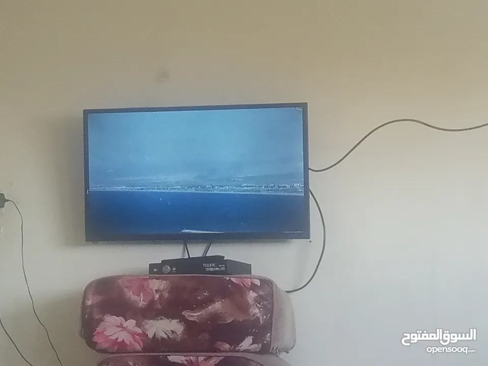شاشه للبيع بحاله ممتازه
