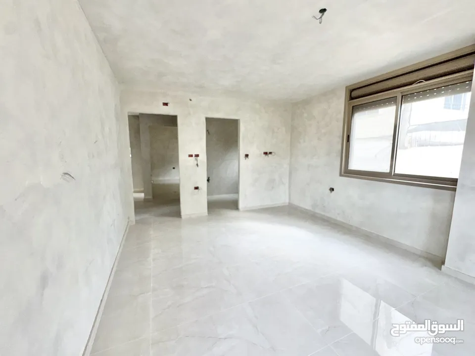 شقة جديدة وموقع مميز