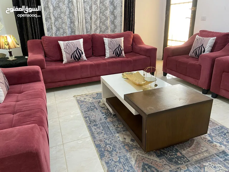 أطقم كنب وكورنرات خشب سويد ثقيل جدا اسفنج دانلوب والضهر هولو طبي الارضيات كوشوك متينه