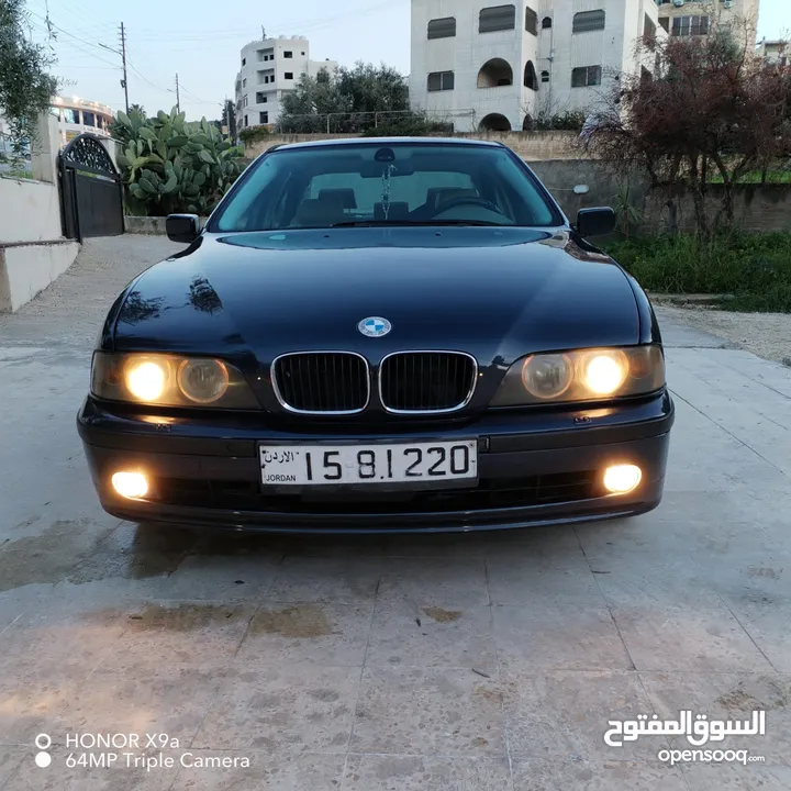 سياره BMW 2003