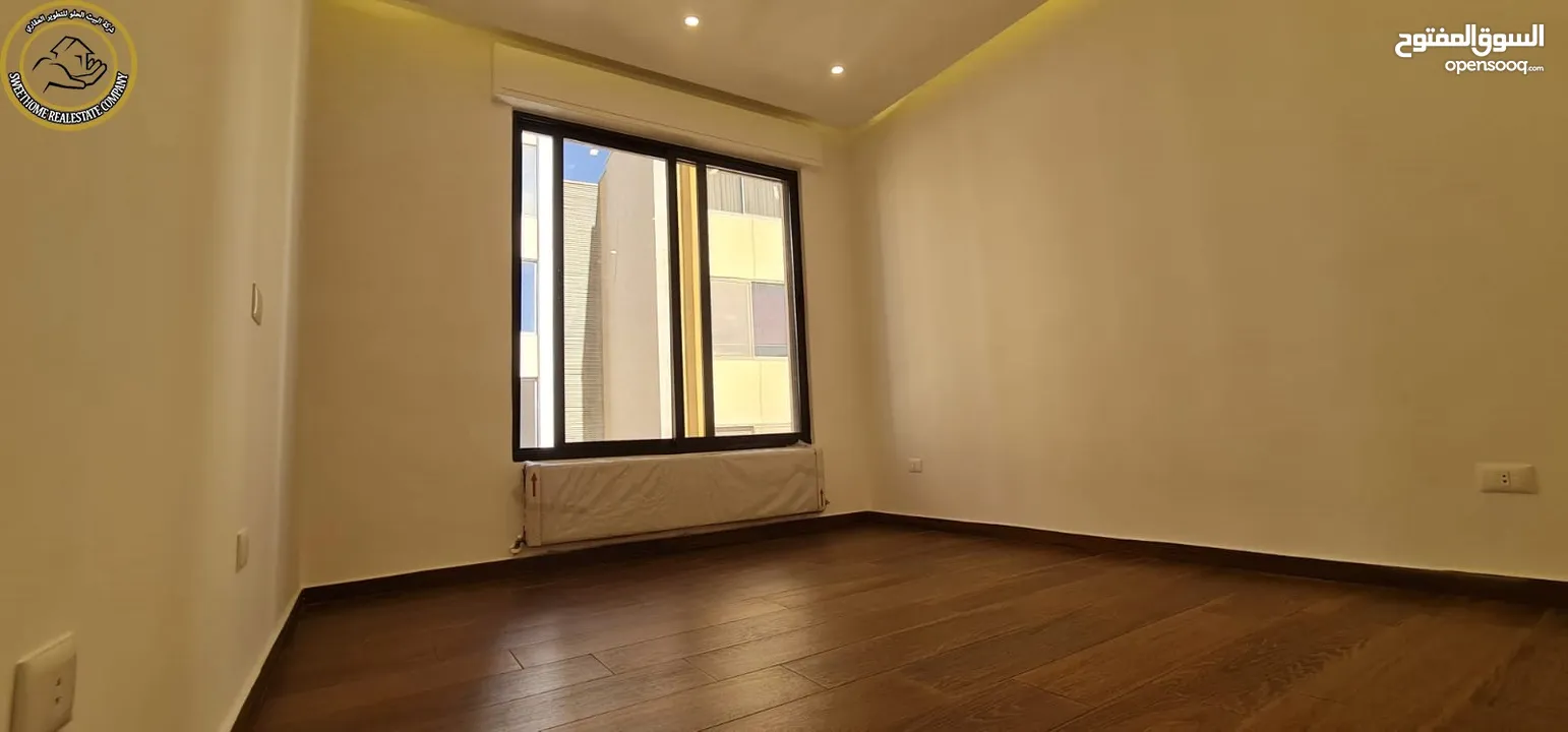 شقة فاخرة للبيع بأجمل أحياء الصويفية طابق ثالث مع روف دوبلكس 153م تشطيب سوبر ديلوكس لم تسكن
