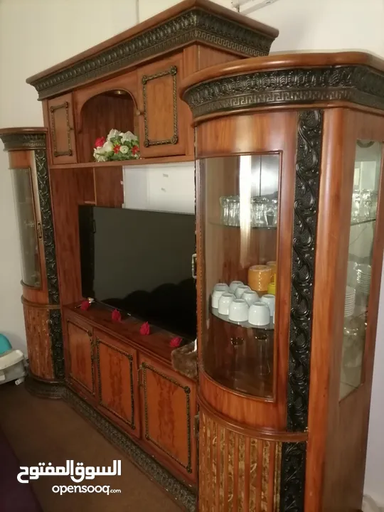طقم كنب وبوفيه للبيع مستعجل  اربد