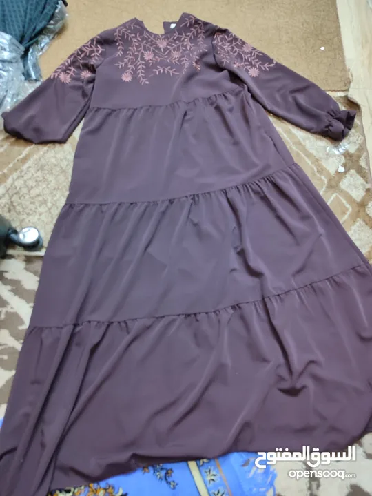 جلباب وفستان فخم على اللبس