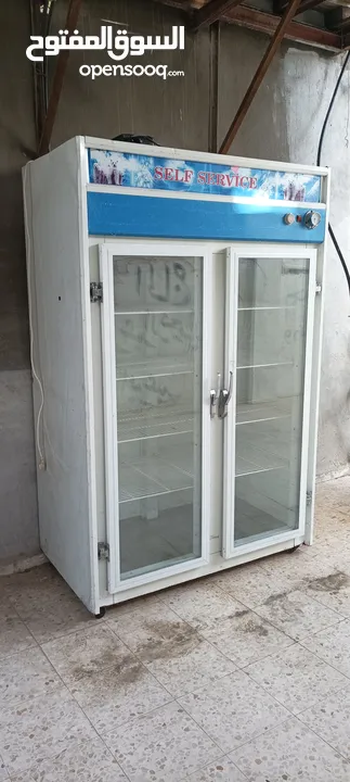 ثلاجة عرض للبيع