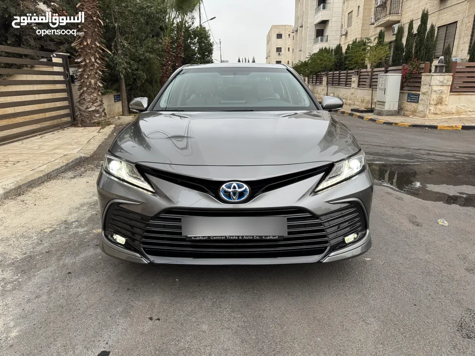 Toyota Camry 2023 – GLE -   وارد و كفالة الوكالة 12000 كم فقط!!