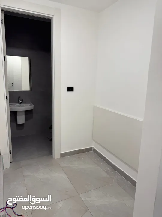 شقة شبه مفروشة للإيجار في عبدون ( Property 38508 )-175064043