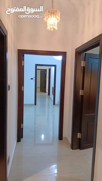 عرض حصرررري ـ ضاحيه النخيل ـ شقه فارغه للايجار لم تسكن بعد التجديد سوبر ديلوكس  190 متر +