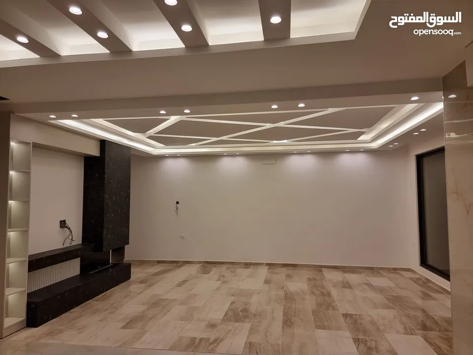 بالاقساط شقق فاخرة 220م في دير غبار – إطلالة – تدفئة تحت البلاط – تشطيب فيلل