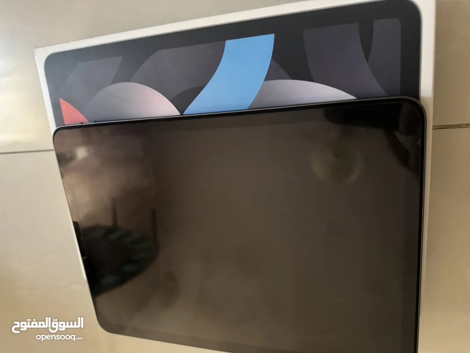 iPad Air 4 (64gb) بحالة الوكالة ايباد اير 4