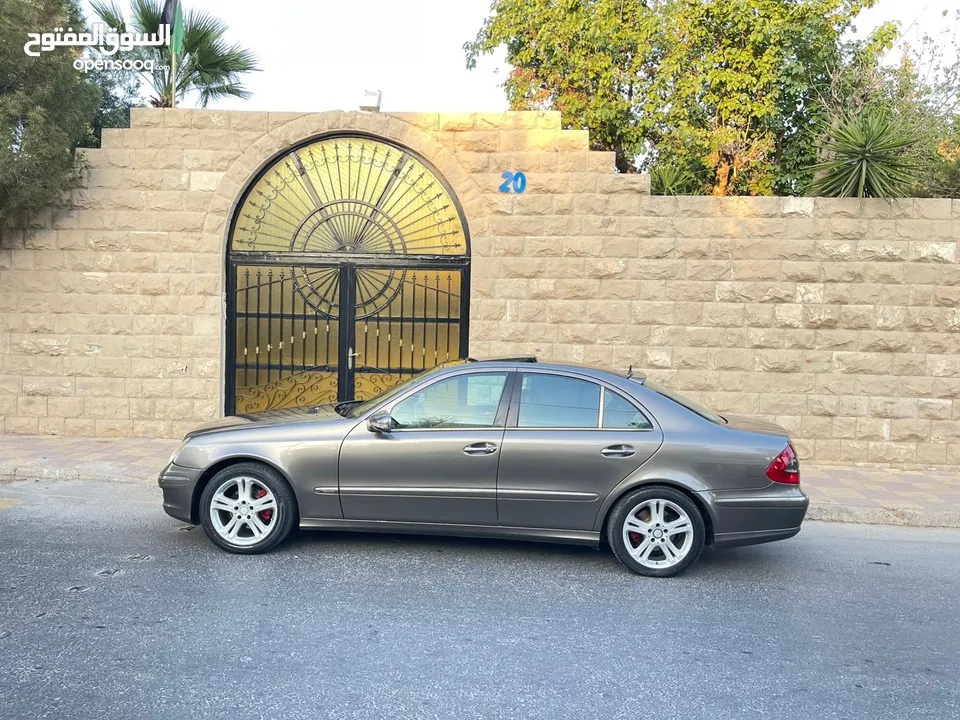 مرسيدس E200 فل كامل بانوراما موديل 2007