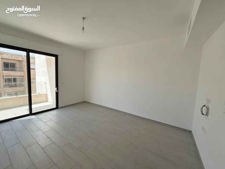 شقة شبه مفروشة للايجار في عبدون  ( Property 38450 ) سنوي فقط