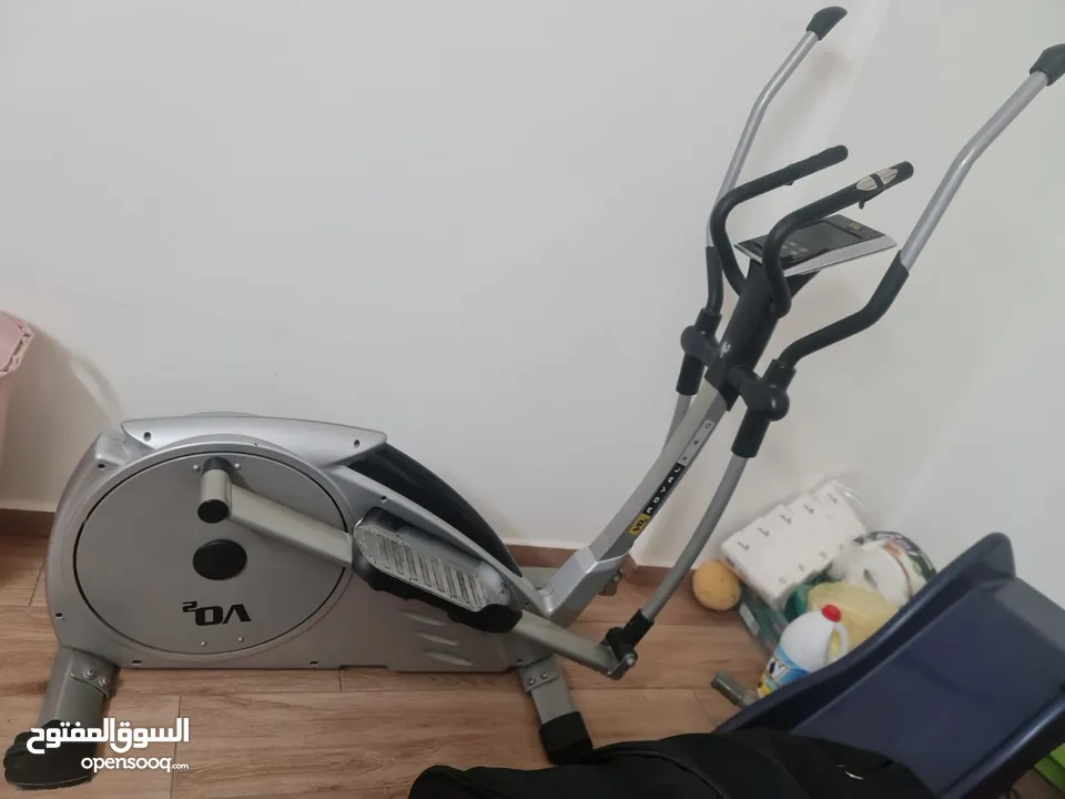 جهاز مشي بحالة ممتازة سرعات عديدة