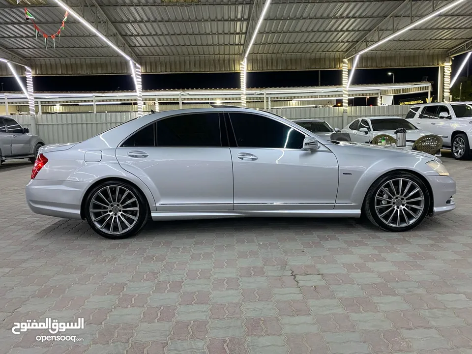 Mercedes S550 V8 Full option 2012 Very clean well maintained no accident