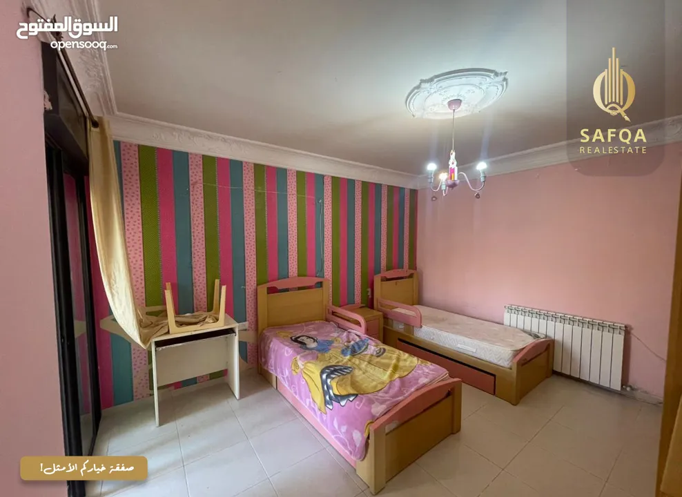 شقة مفروشة مميزة وواسعة مفتوحة من 3 جهات  للبيع في الريحان