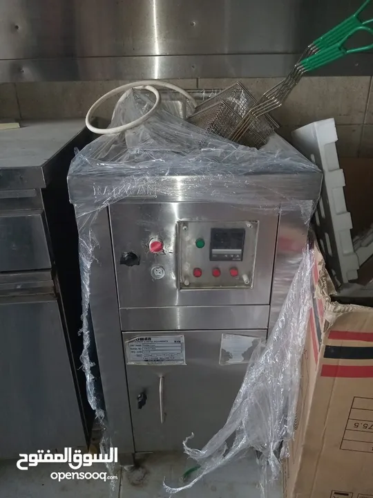 عدة مطعم شاورما للبيع بسعر مميز جدا العدة مستخدمة اشي بسيط
