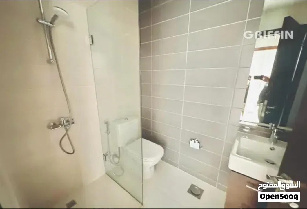 الاكثر طلبا شقه 3 غرف بمساحه واسعه وسعر لقطه غير قابل للمنافسه بادر بالحجز ومعرفه التفاصيل