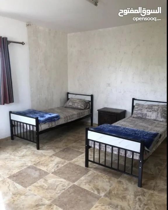 منزل منعزل مع حديقة فواكه 3 غرف صاله مجلس بلكون مطبخ مجهز مواقف سيارات