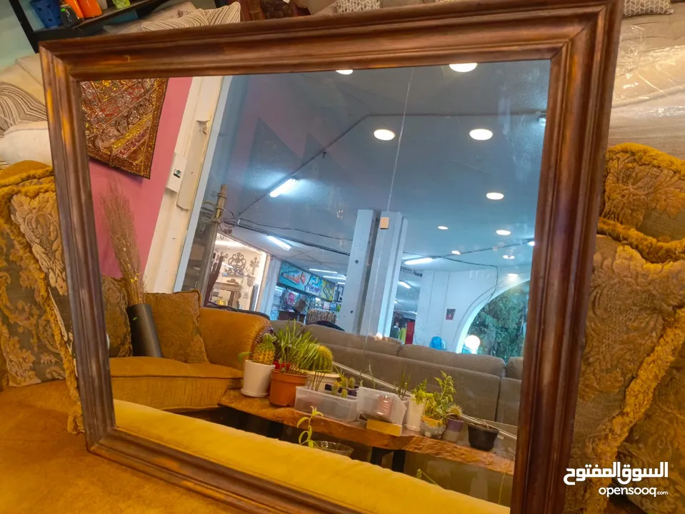 برواز مراي 90×80 خشب بحالة ممتازة