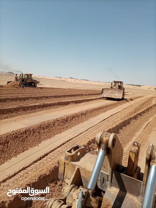 بلدوزر D8L +لودر 470 +حفارة 450 +حفارة 300 للإيجار