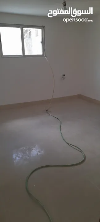 شقة للايجار مجددة بالكامل شبه ارضي مدخلين للعرسان