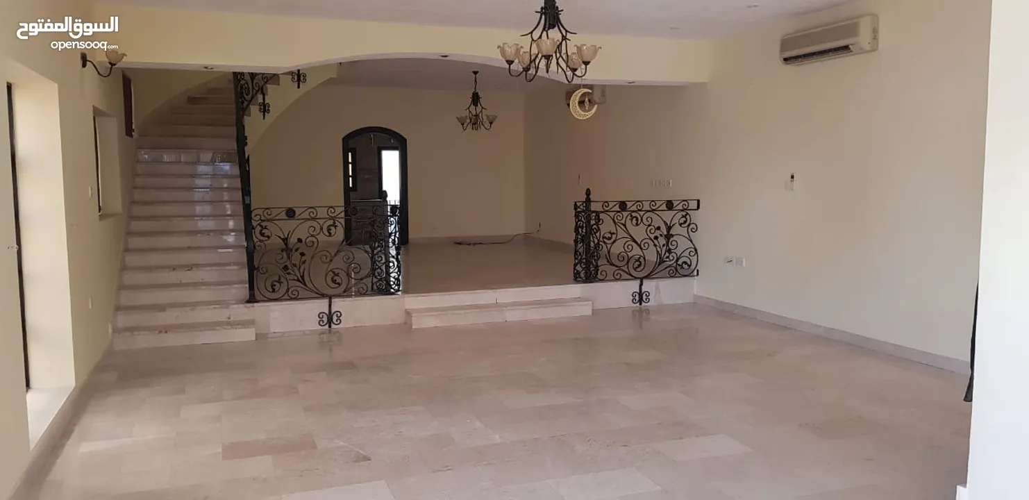 For Rent 3 Bhk+1 Villa In Al Khuwair  للإيجار فيلا 3 غرف نوم + 1 في الخوير