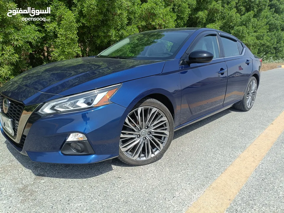 2019.nissan altima SR.blue.import From USA...