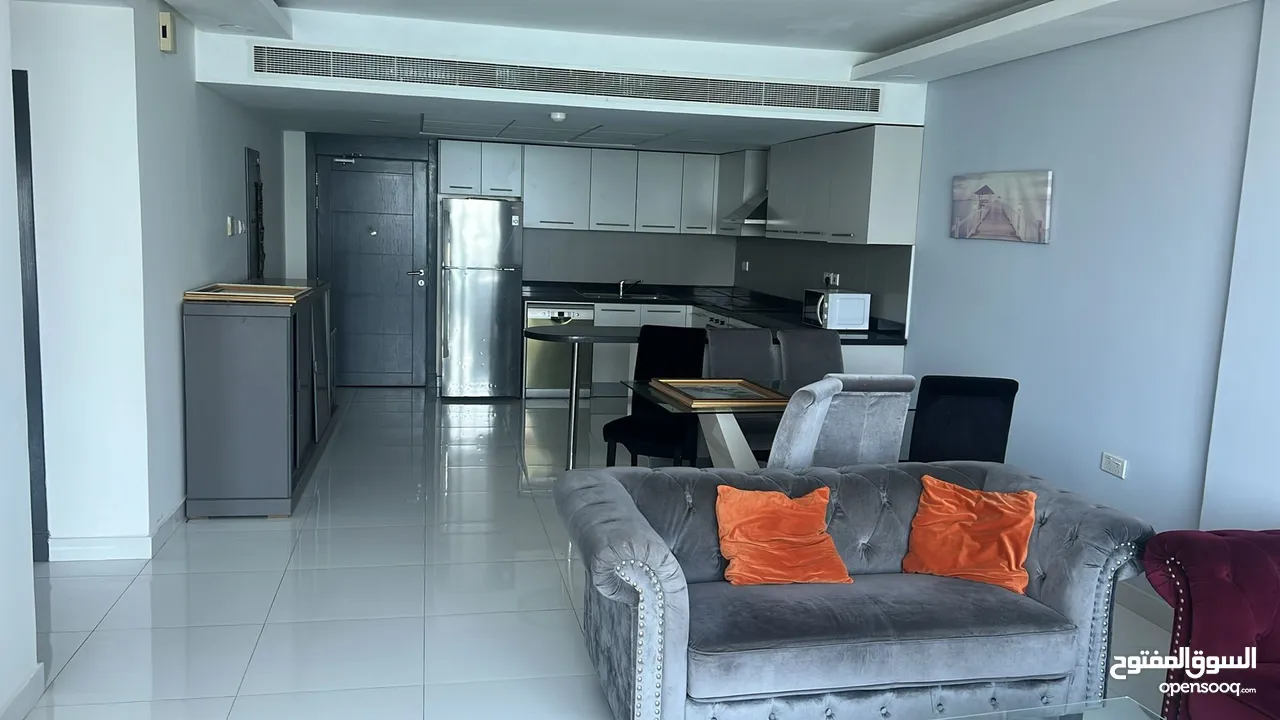 Luxury Sea View Apartment for Sale in Amwaj!