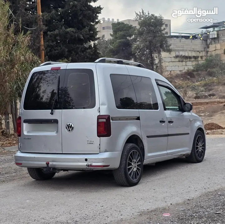 كادي 2016 - ماطور 2000 ديزل - 7 مقاعد - ترخيص وتامين ساري المفعول - بحاله ممتازة جداً - فحص ممتاز