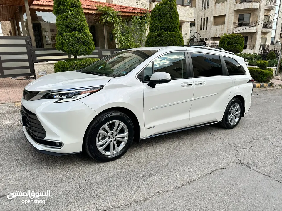 2021 Toyota Sienna Platinum Hybrid AWD