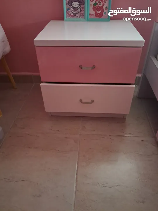تخت للبيع مع فرشة زمبركية