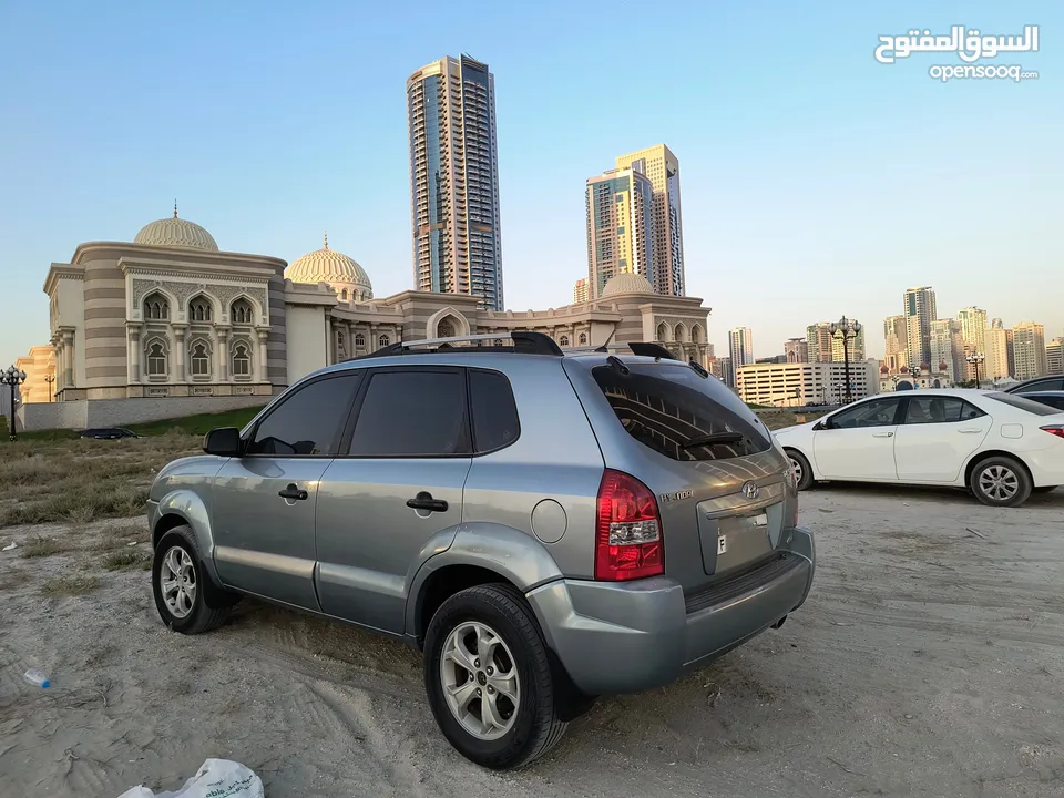 Hyundai tucson, Excellent condition for urgent sale AED11000