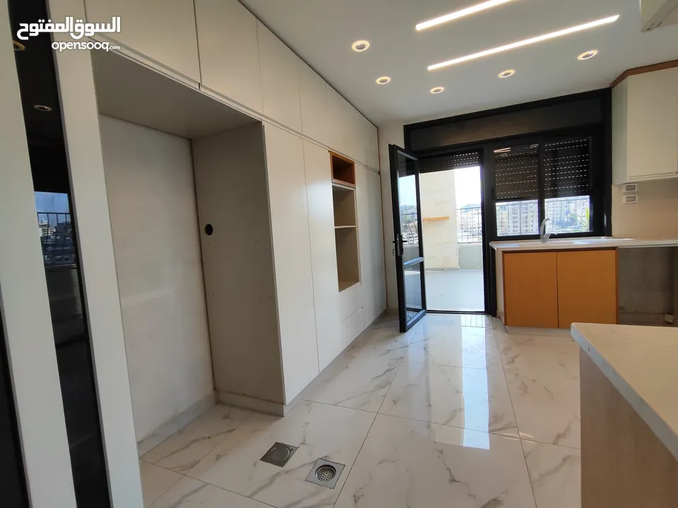 شقة مطلة سوبر ديلوكس غير مفروشة للايجار بين الماصيون ورافات