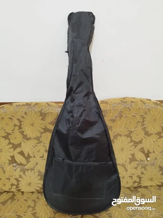جيتار مستعمل بحالة ممتازة