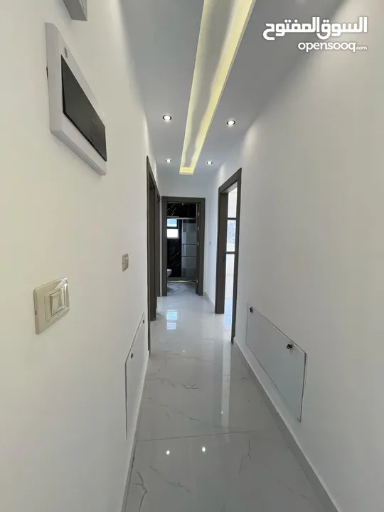 طابق اول تشطيب فخم خلف جامعة البتراء