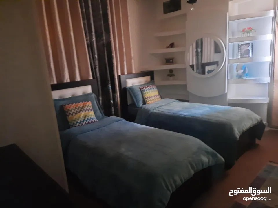 شقة مميزة للبيع مع الأثاث