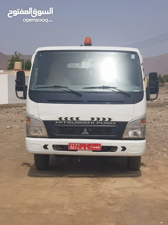 mitsubishi fuso 2015 white color