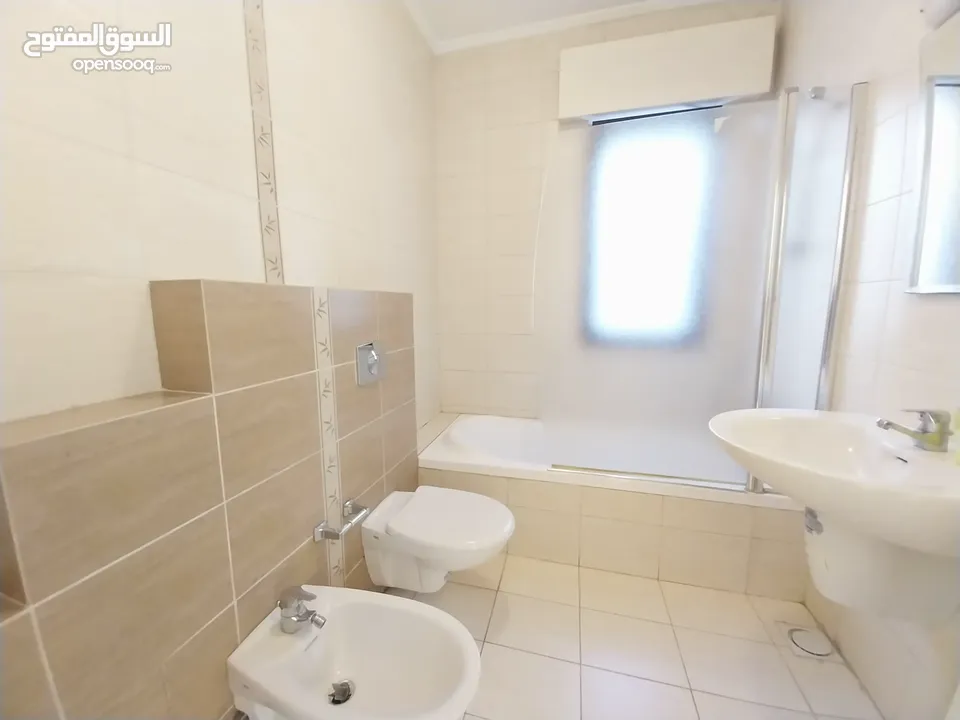 شقة شبه مفروشة للإيجار 250م2 ( Property 19136 )-175089600
