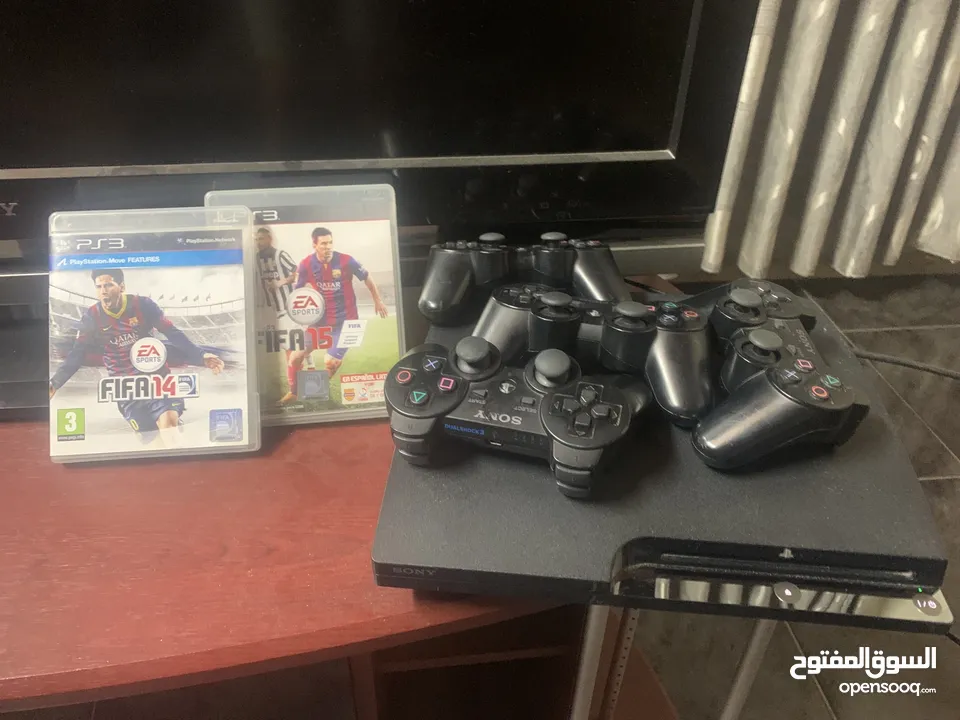 بلايستيشن 3  مع fifa 14 و15 واربع ريموتات