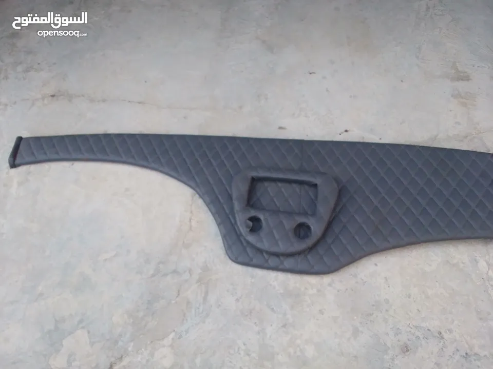 طاولة  جلد mp3 سنجل في حاله جديده
