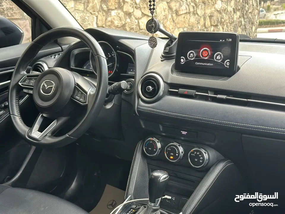 Mazda 2 model 2021