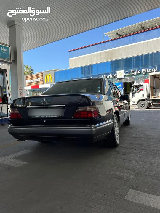 مرسيدس 300SEL