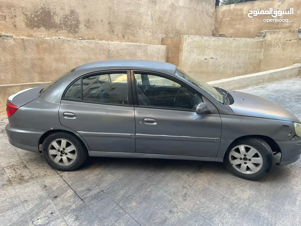 كيا ريو 2001