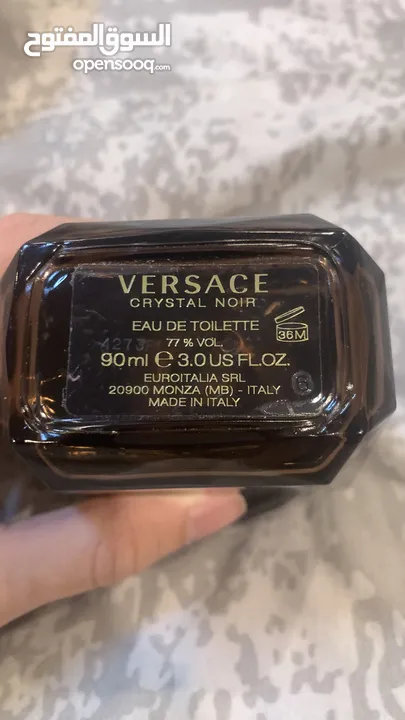 عطر Versace اصلي للبيع سعر الجديد منه 120 مستعمل منه فقط حدود ال 10 رشات فقط و للبيت فقط ب 40 دينار